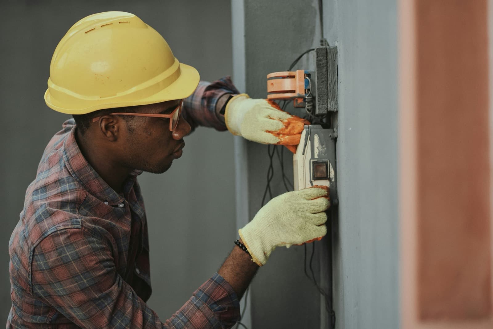 Michael Reeves, journeyman electrician